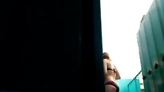 ಗಲೀಜು ಹೊಂಬಣ್ಣದ ವೇಶ್ಯ ...