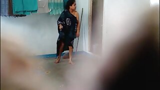 ಸ್ಕಿನ್ನಿ ಹೊಂಬಣ್ಣದ ಹದ ...